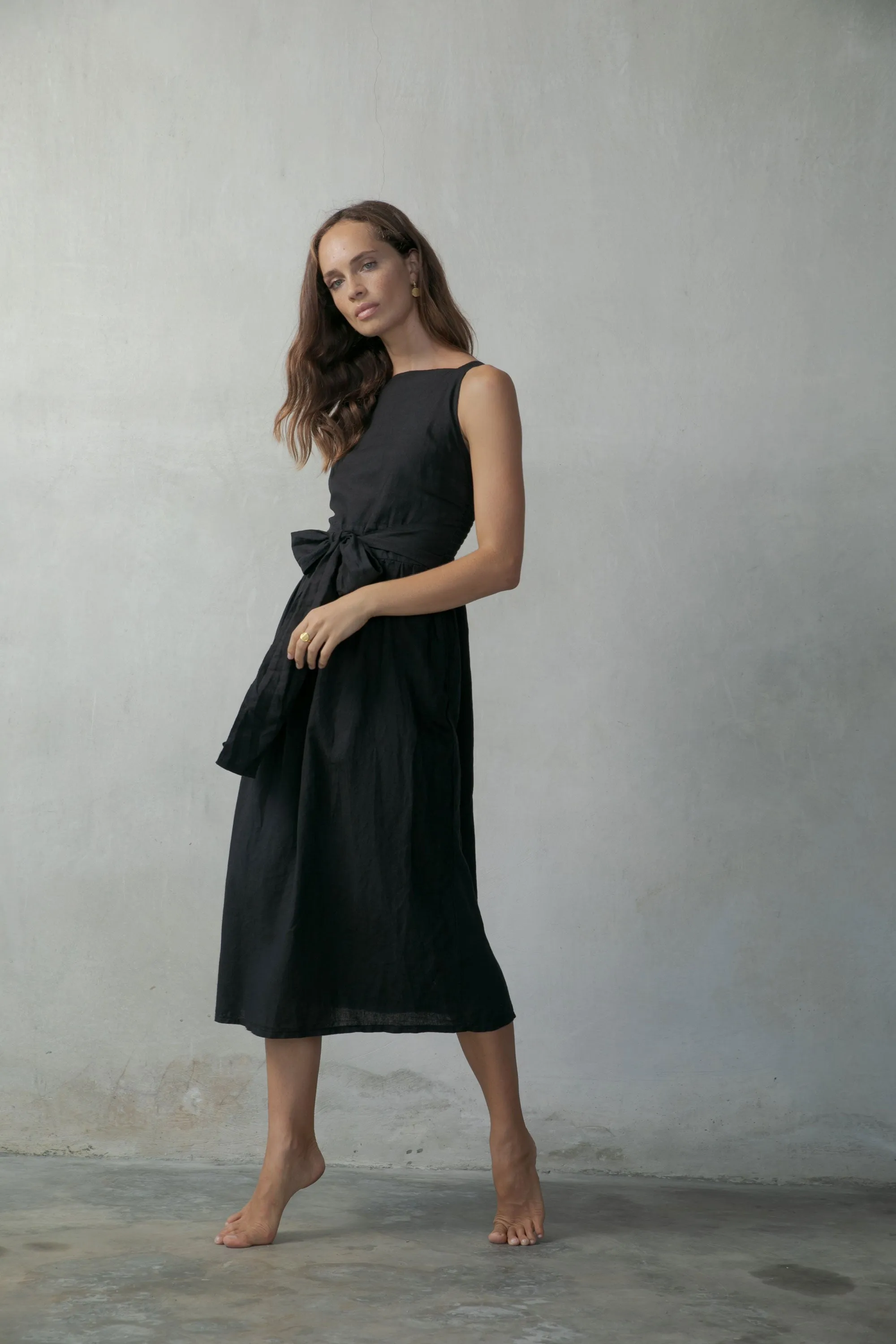 Farfalla Linen Midi Dress Black