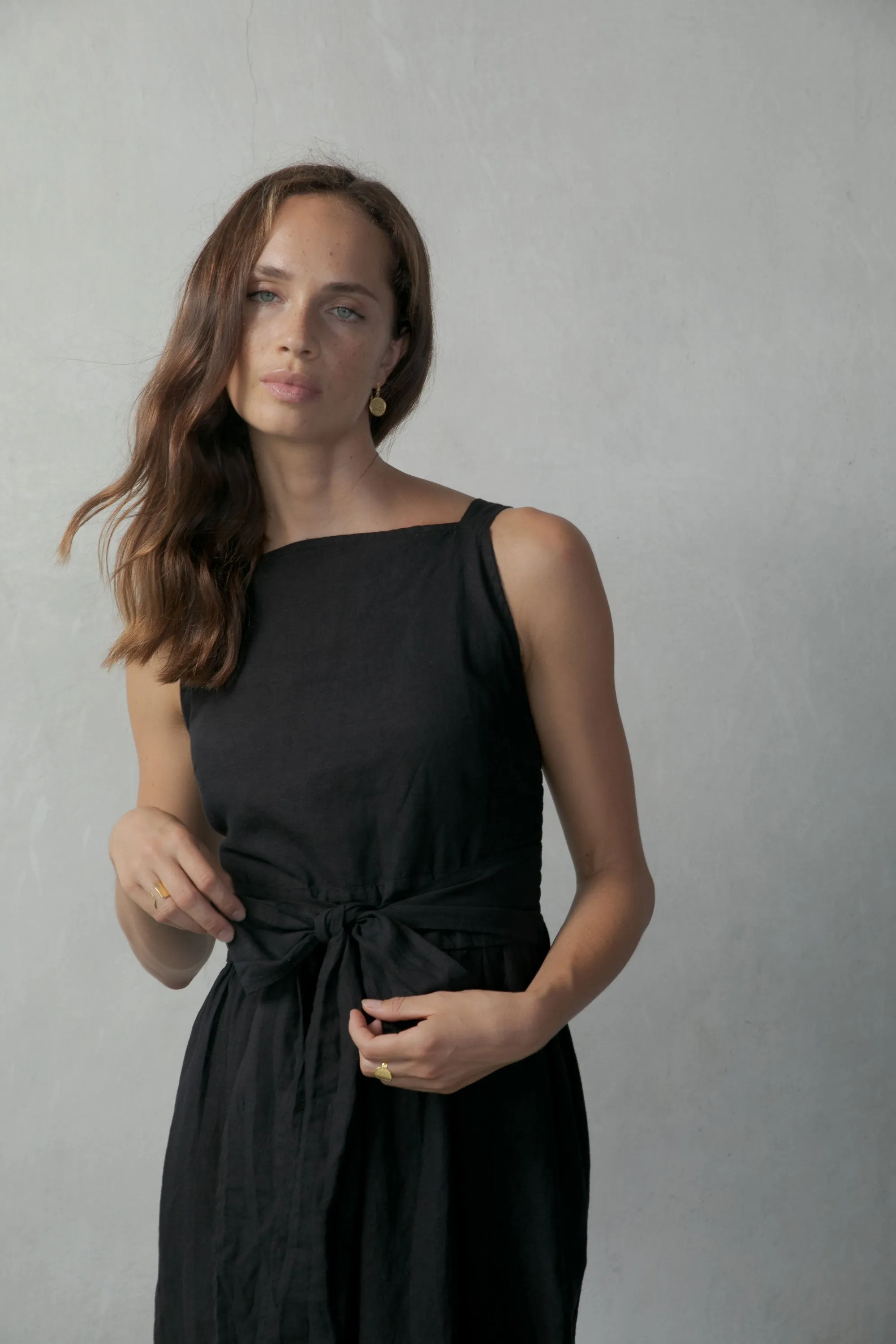 Farfalla Linen Midi Dress Black