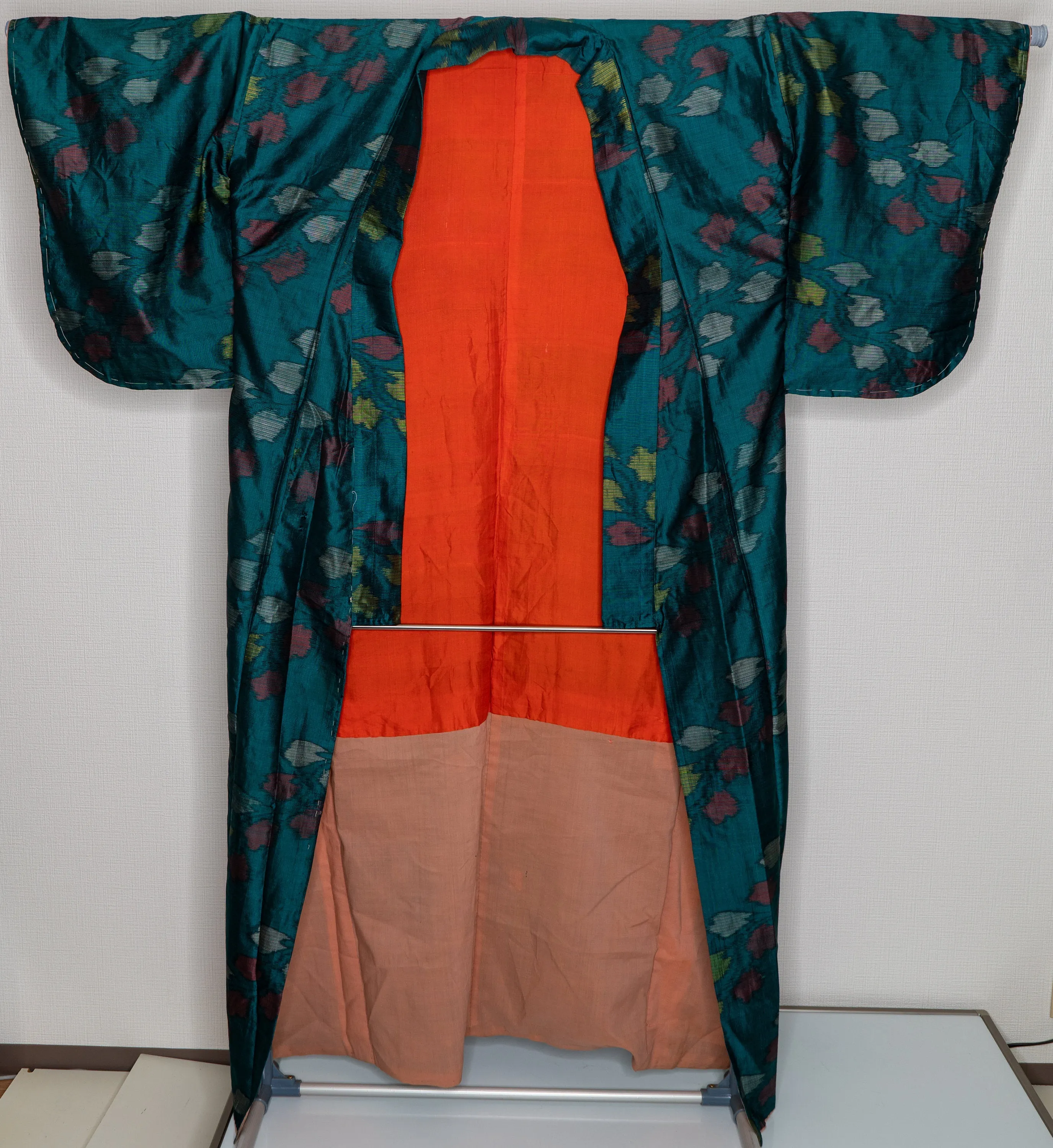 Retro Teal Floral Vintage Japanese Silk Kimono Shiny Fabric with Unique Fabric Weaving