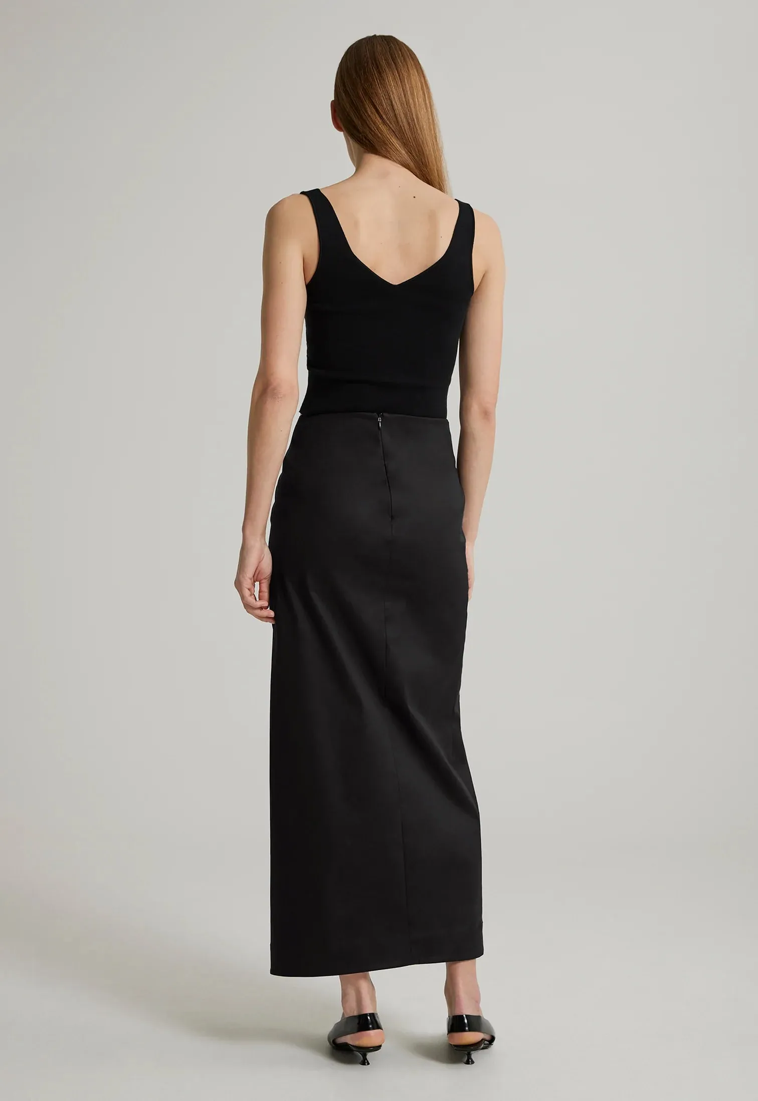 Slim Skirt in Black